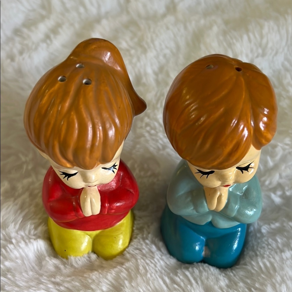 Vintage Pair Of Kneeling Praying Children Salt & Pepper Shakers Japan